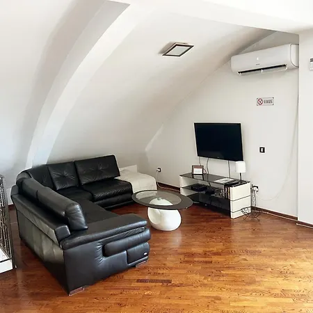 Penthouse With View Of Saint Sava Temple Апартаменты Белград